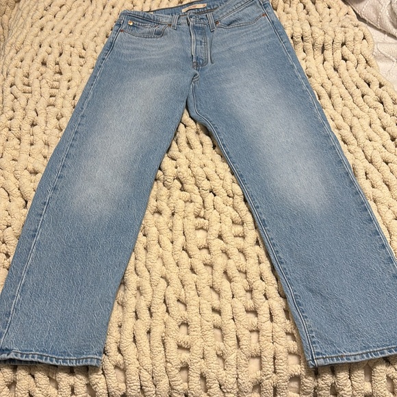 Levi's Light Blue Straight Leg Women's Jeans, Ankle Length - Picture 3 of 6